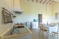 A kitchen or kitchenette at Agriturismo Colle Dei Pivi