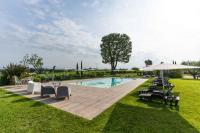 The swimming pool at or close to Agriturismo Colle Dei Pivi
