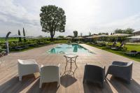 The swimming pool at or close to Agriturismo Colle Dei Pivi