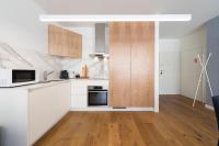 Kuchyň nebo kuchyňský kout v ubytování Contemporary Flat near São Bento by LovelyStay