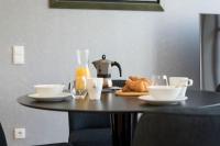 Možnosti snídaně pro hosty v ubytování Contemporary Flat near São Bento by LovelyStay