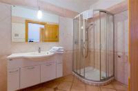 Kúpeľňa v ubytovaní Apartments in Crikvenica 14070