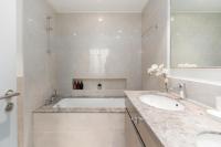 Koupelna v ubytování Ultimate Stay / 2 Bedrooms / Sea Views / Downtown