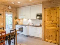 Kuchyň nebo kuchyňský kout v ubytování Holiday Home Villa koira nr2 by Interhome