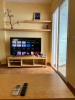 TV a/nebo společenská místnost v ubytování Apartamento a 2 minutos andando a la playa.