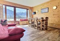 Część wypoczynkowa w obiekcie Résidence Le Bec Rouge - Appartement de charme 3 pièces 8 personnes à Tignes ski aux pieds et proche des commerces dans le quartier du Lac MAE-1993