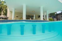 Bazén v ubytování Iberostar Waves Costa Dorada nebo v jeho okolí