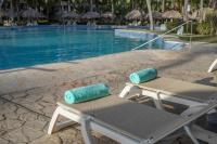 Bazén v ubytování Iberostar Waves Costa Dorada nebo v jeho okolí