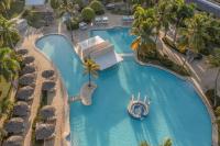 Bazén v ubytování Iberostar Waves Costa Dorada nebo v jeho okolí