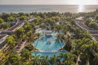Bazén v ubytování Iberostar Waves Costa Dorada nebo v jeho okolí