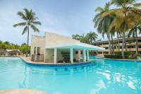 Bazén v ubytování Iberostar Waves Costa Dorada nebo v jeho okolí
