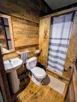 Arboura Eco Cabinsにあるバスルーム