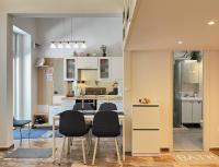 A kitchen or kitchenette at Brand New Garden Flat / Free Parking