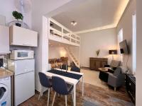 A kitchen or kitchenette at Brand New Garden Flat / Free Parking