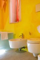 Koupelna v ubytování Camera con bagno privato vista mare Ortigia