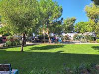 A garden outside Appartamento - terrazzo vivibile vista mare, wi-fi gratuito