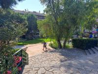 A garden outside Appartamento - terrazzo vivibile vista mare, wi-fi gratuito