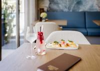 Jídlo v hotelu nebo okolí