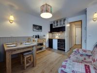 Kuchyňa alebo kuchynka v ubytovaní Appartement rénové skis aux pieds, Tignes Le Lac, 4 pers, parking - FR-1-641-16