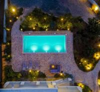Bazén v ubytovaní Poseidonia Syros cozy house alebo v jeho blízkosti
