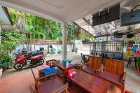 TV a/nebo společenská místnost v ubytování Namo Angkor Villa