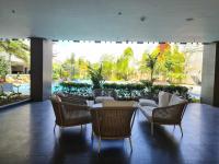 2124 Mesatierra Garden Residences with FREE WIFI and NETFLIXにあるシーティングエリア