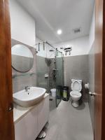 2124 Mesatierra Garden Residences with FREE WIFI and NETFLIXにあるバスルーム