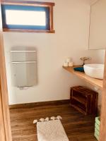 Kúpeľňa v ubytovaní Sworna łąka z zewnętrznym SPA- sauna, jacuzzi, balia