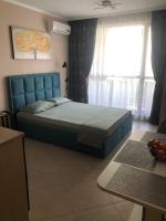 Postel nebo postele na pokoji v ubytování Private Studio Sunny Beach- Cascadas