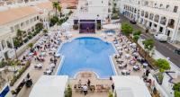 Bazén v ubytování Hollywood Mirage - Excel Hotels & Resorts nebo v jeho okolí