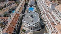 Bazén v ubytování Hollywood Mirage - Excel Hotels & Resorts nebo v jeho okolí