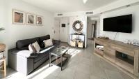 TV a/nebo společenská místnost v ubytování Banana Colada con Piscina, Doble terraza, cocina completa y WIFI