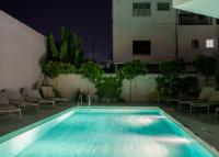 Bazén v ubytování Olive Shared Pool Apartments nebo v jeho okolí