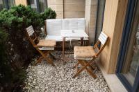 A seating area at Apartment in Evargreen complex with Terrace