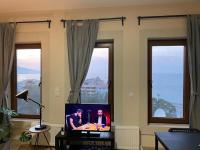 TV a/nebo společenská místnost v ubytování Cozy Studio in Center of Izmir