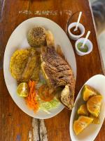 Jídlo v hotelu nebo okolí