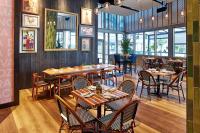 Ein Restaurant oder anderes Speiselokal in der Unterkunft The Grayson Hotel Miami Downtown 