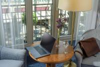 Posezení v ubytování Maritim Hotel Köln
