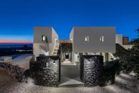 una villa con vista al mar en Klοstrá, en Foinikiá