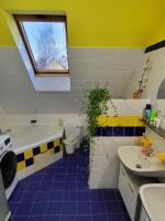 Kuchyň nebo kuchyňský kout v ubytování Apartmán Husovka Bruntál - pokoj MATYAS