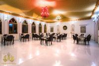 Un restaurant sau alt loc unde se poate mânca la Highness Desert Camp