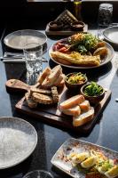 Jídlo v hotelu nebo okolí