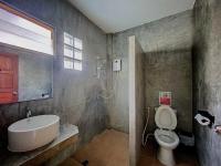 Koupelna v ubytování Sunanta Bungalow