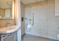 B&B HOTEL Paris Porte d'Orléansにあるバスルーム