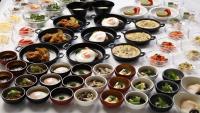 ホテルの敷地内または近くでの食事または食べ物