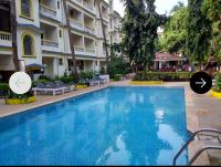 Bazén v ubytování Ronne's 3BHK Apartment with kitchen at calangute beach nebo v jeho okolí