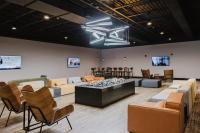 Crowne Plaza Suites MSP Airport - Mall of America by IHGにあるシーティングエリア
