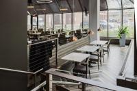 Crowne Plaza Suites MSP Airport - Mall of America by IHGにあるレストランまたは飲食店