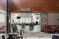 Crowne Plaza Suites MSP Airport - Mall of America by IHGにあるシーティングエリア