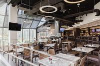 Crowne Plaza Suites MSP Airport - Mall of America by IHGにあるレストランまたは飲食店